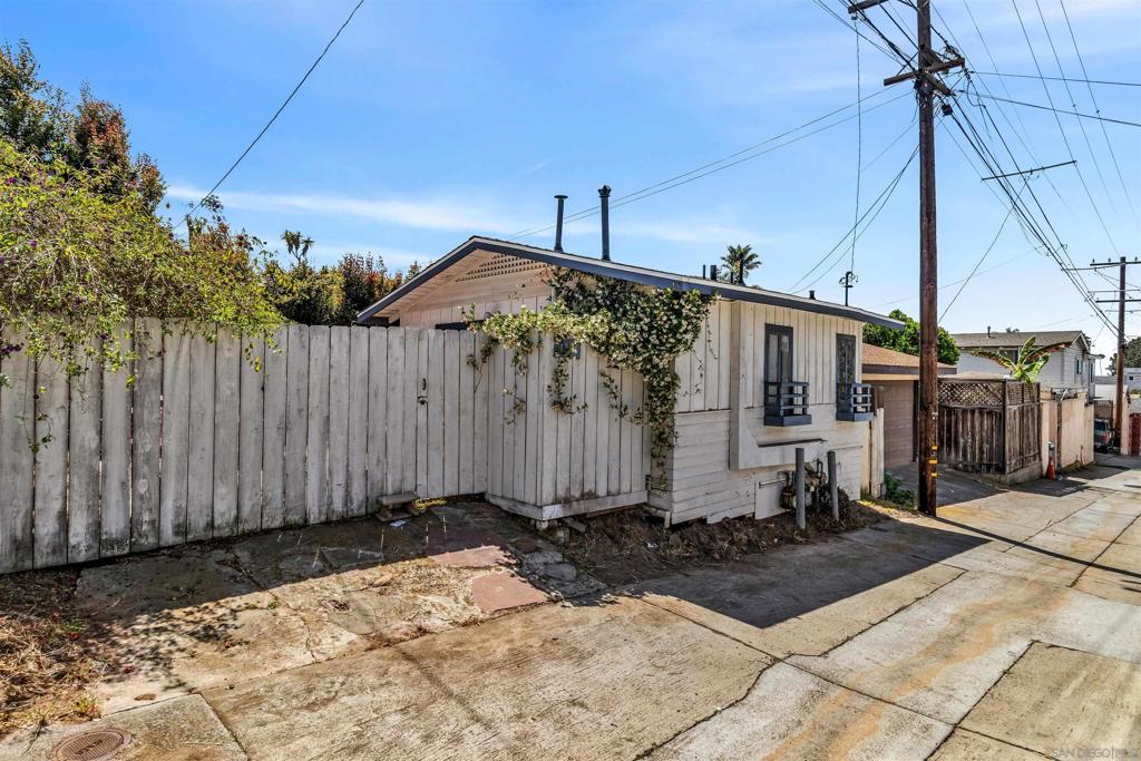 4532 34 Long Branch Avenue Property Photo 12
