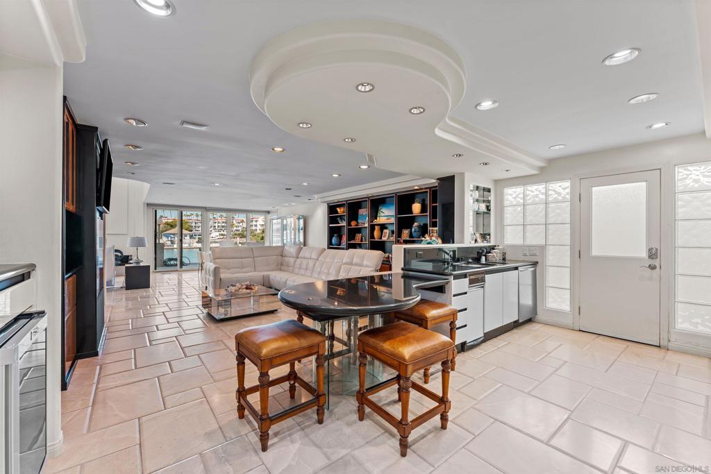 39 The Point Property Photo 10