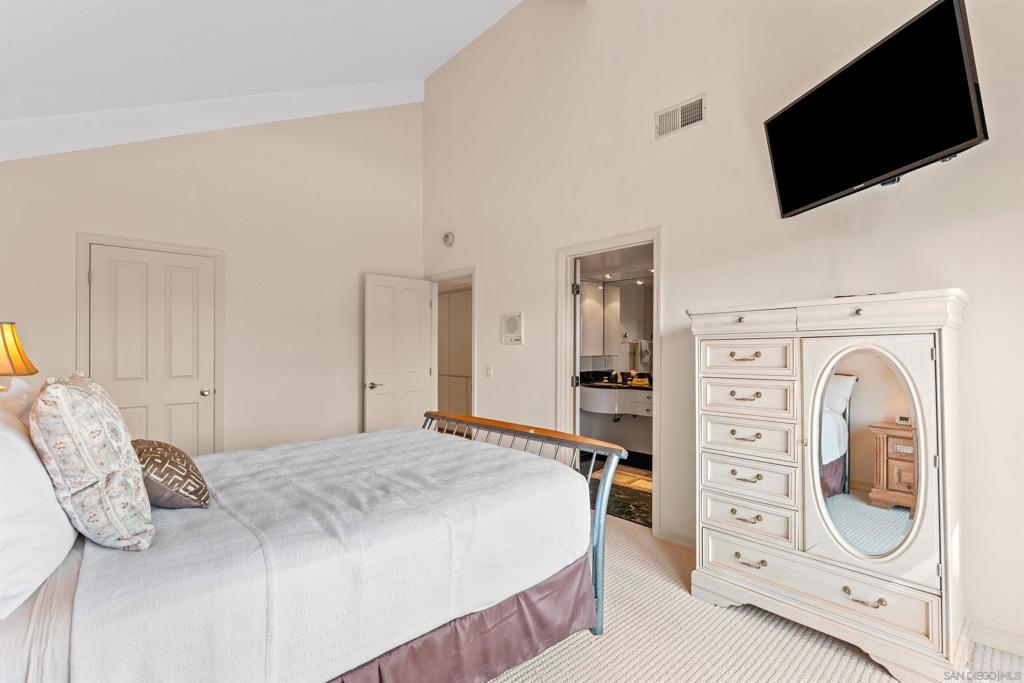 39 The Point Property Photo 16