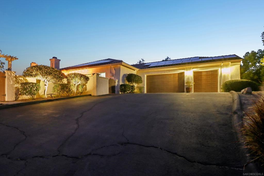 2167 Collomia Ct. Property Photo 3