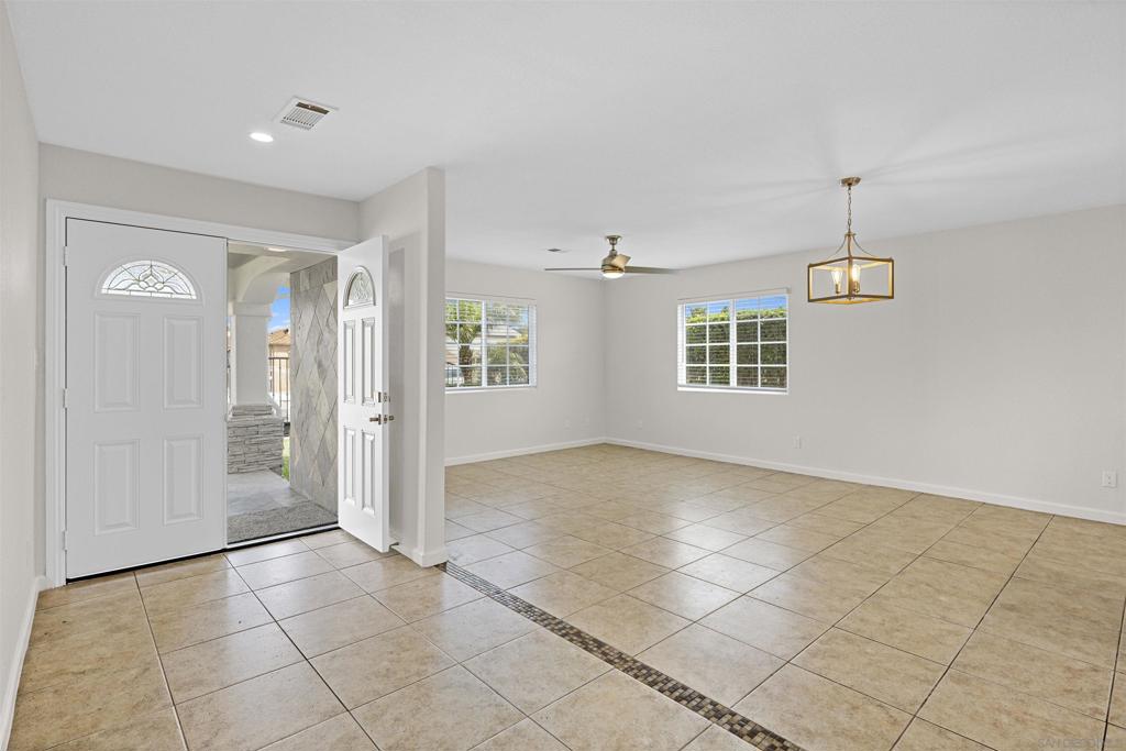 260012264SD Property Photo 8