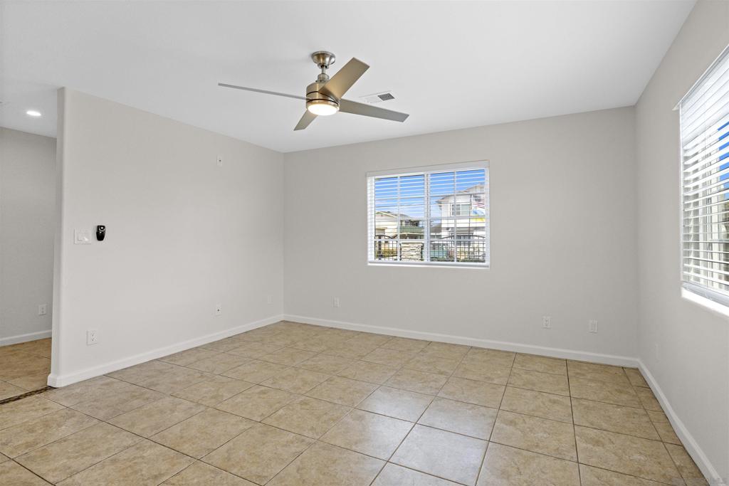 260012264SD Property Photo 21