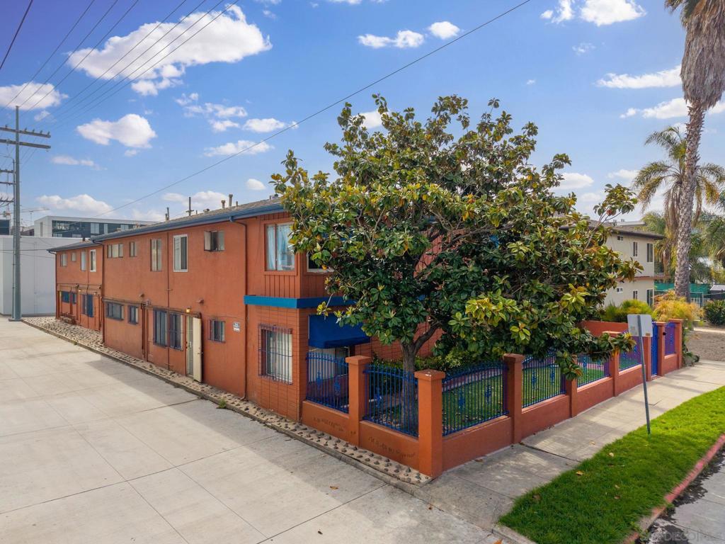 4221 Kansas St Property Photo 3