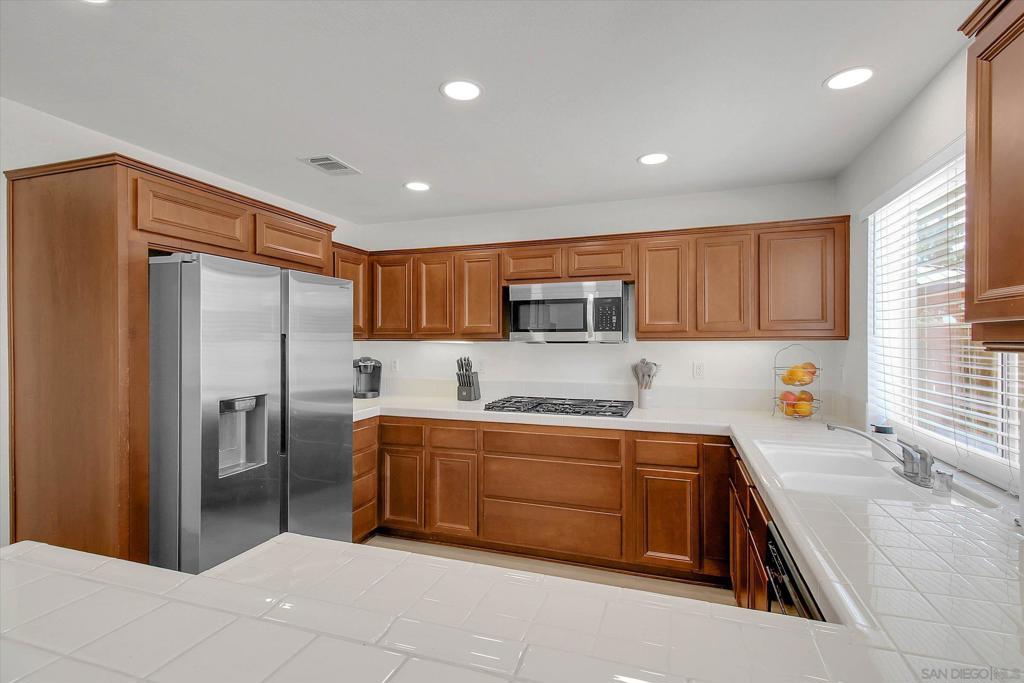 25864 Marco Polo St Property Photo 6