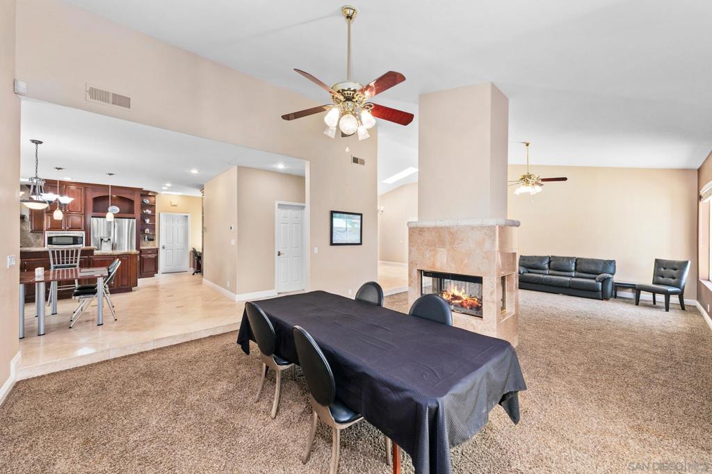 2389 Victoria Circle Property Photo 14