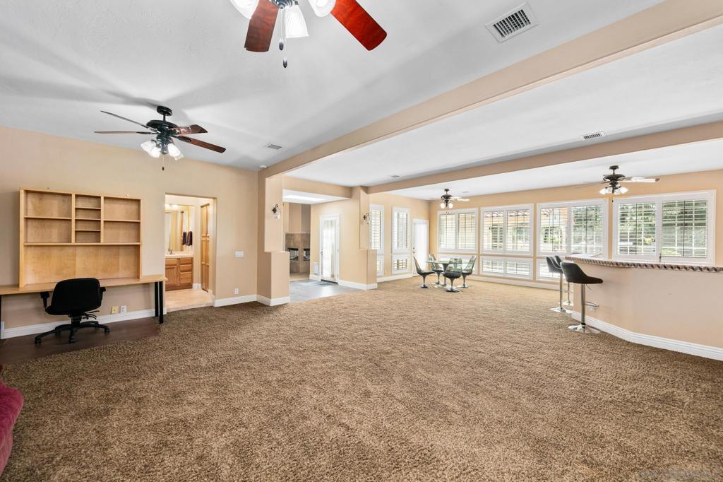2389 Victoria Circle Property Photo 20
