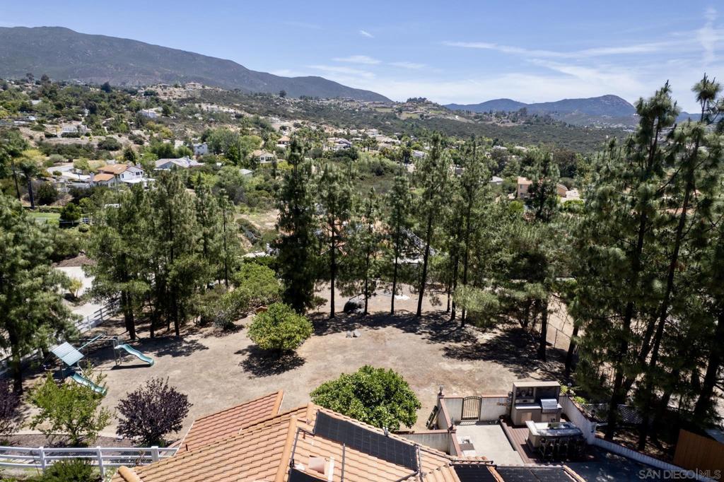 2389 Victoria Circle Property Photo 45