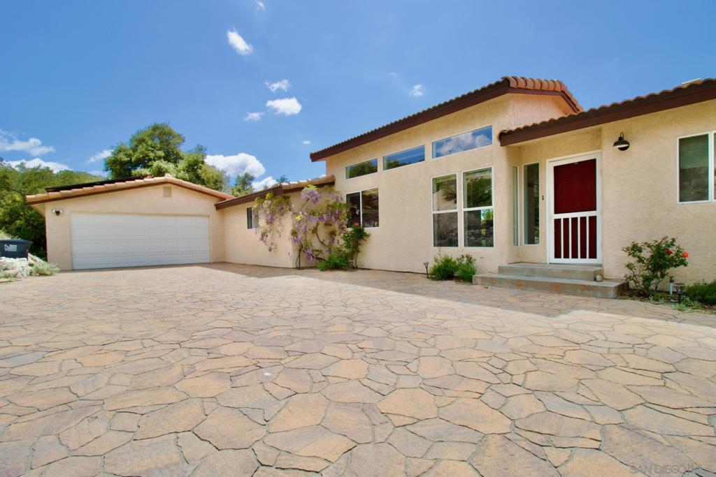 32137 Cerrada Del Coyote Property Photo 6