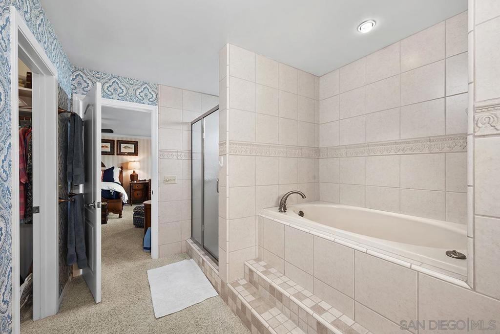 3828 Riviera Dr 2b Property Photo 39