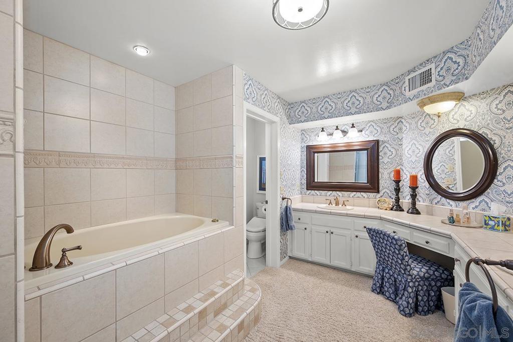 3828 Riviera Dr 2b Property Photo 41