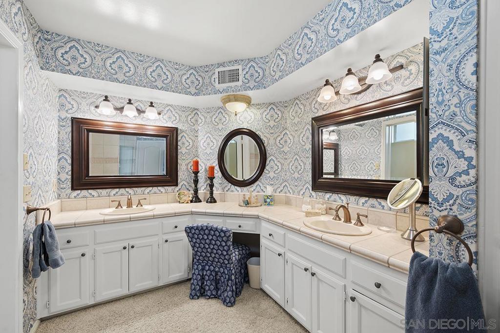 3828 Riviera Dr 2b Property Photo 42