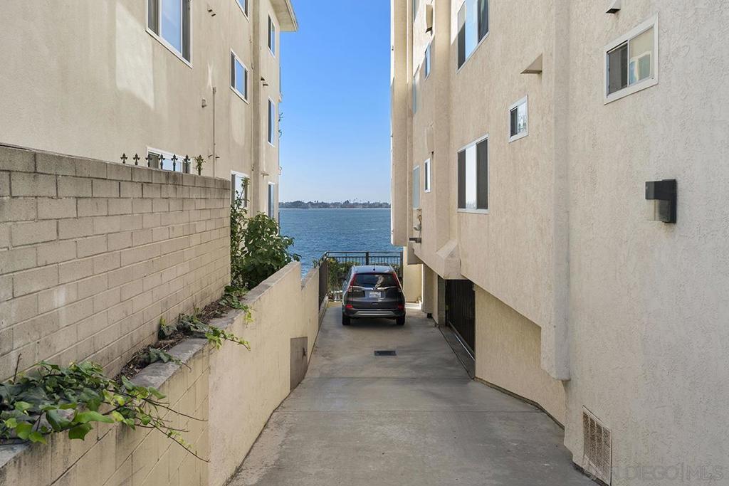 3828 Riviera Dr 2b Property Photo 64