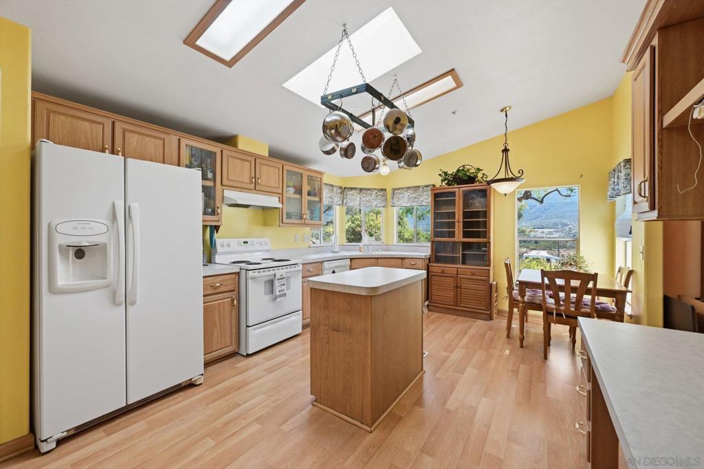 28239 Hell Creek Road Property Photo 10