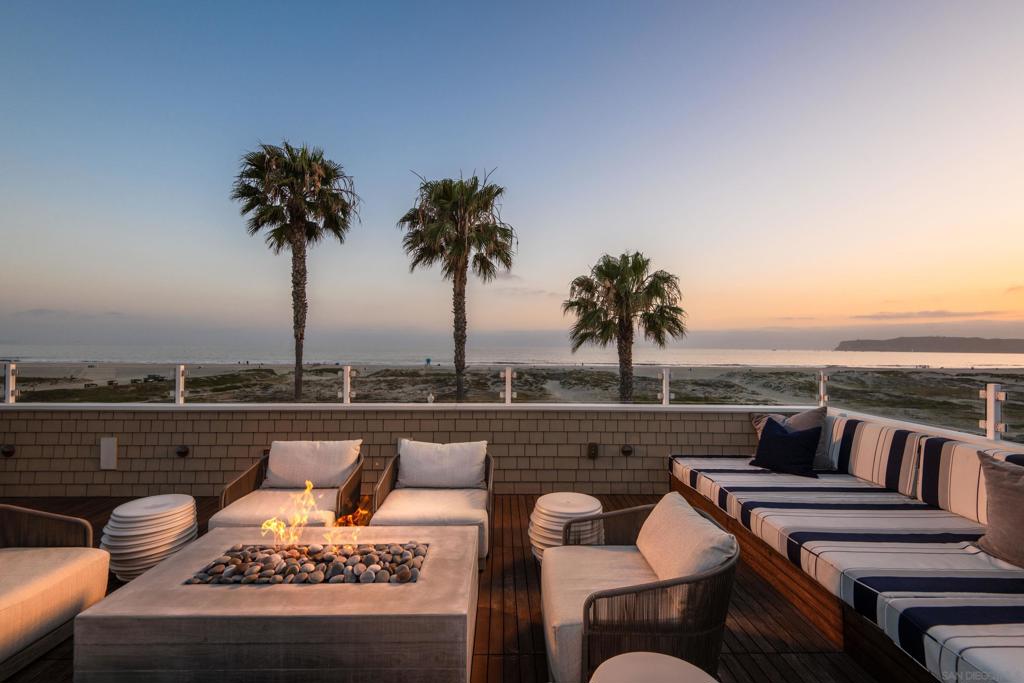 527 Ocean Blvd Property Photo 1