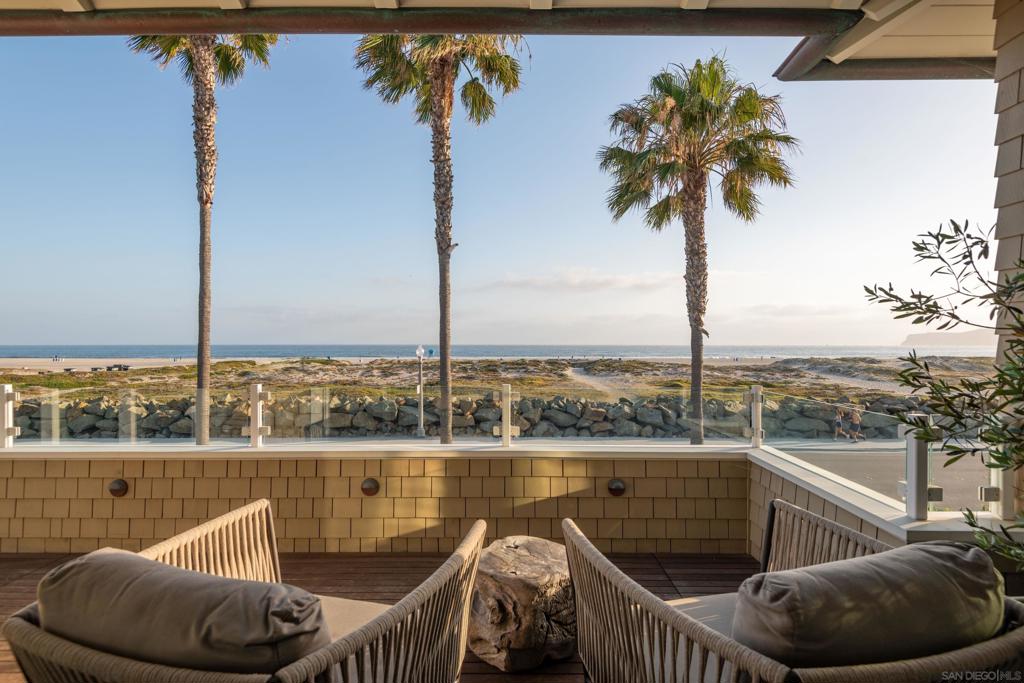 527 Ocean Blvd Property Photo 3