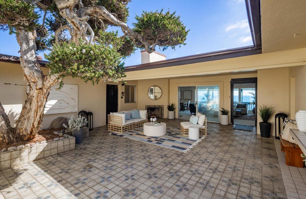 2977 Ocean Street Property Photo 4