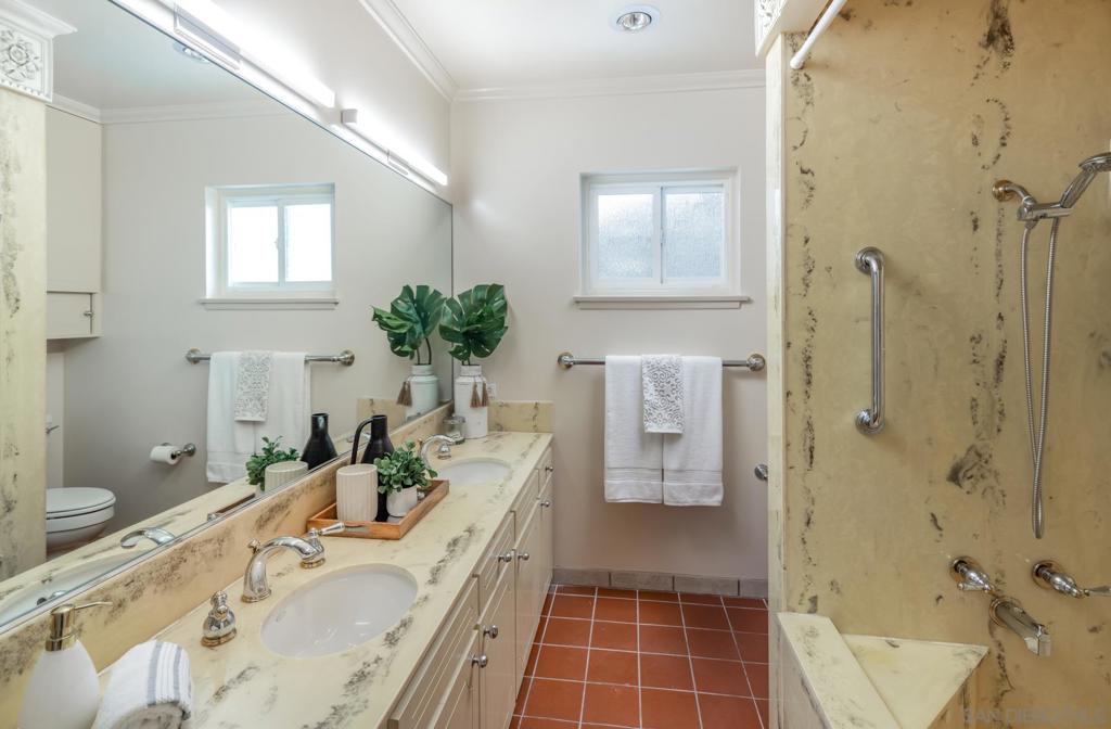 2977 Ocean Street Property Photo 24