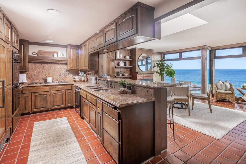 2977 Ocean Street Property Photo 15