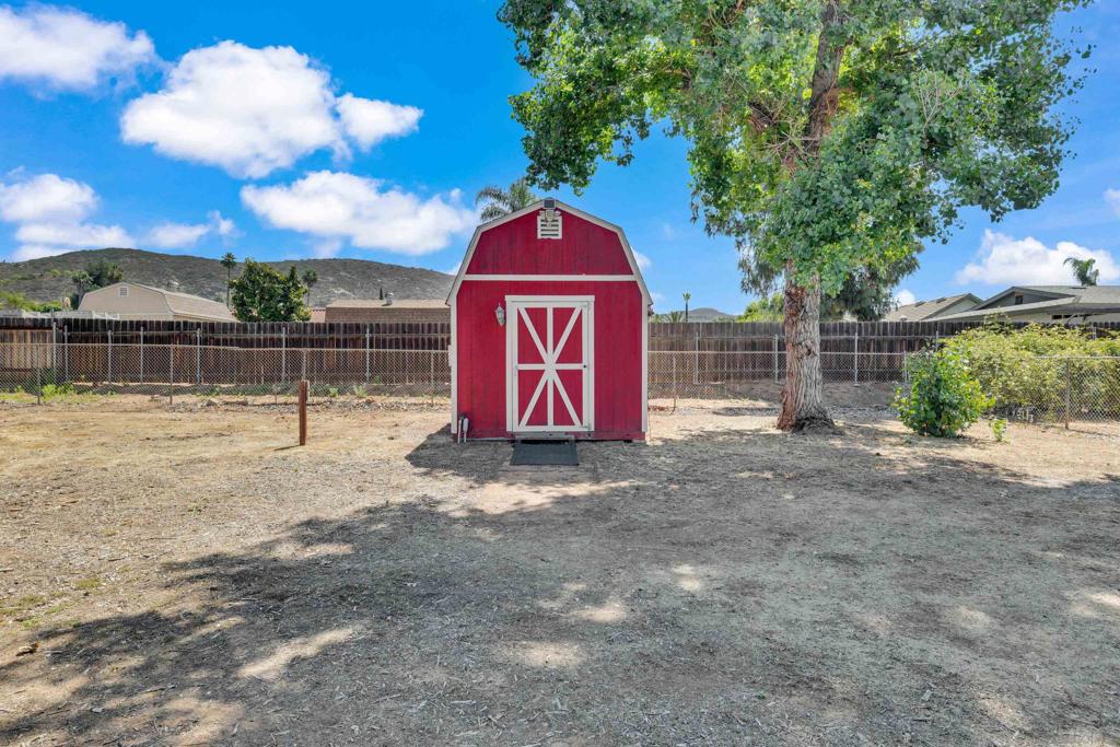 14643 Espola Road Property Photo 5