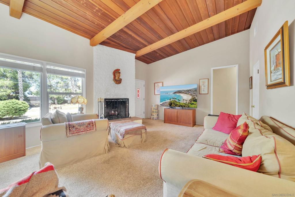 14643 Espola Road Property Photo 9