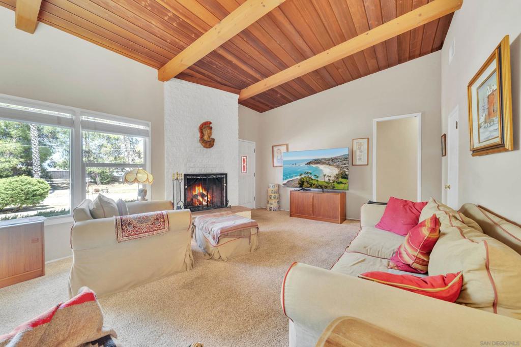 14643 Espola Road Property Photo 10