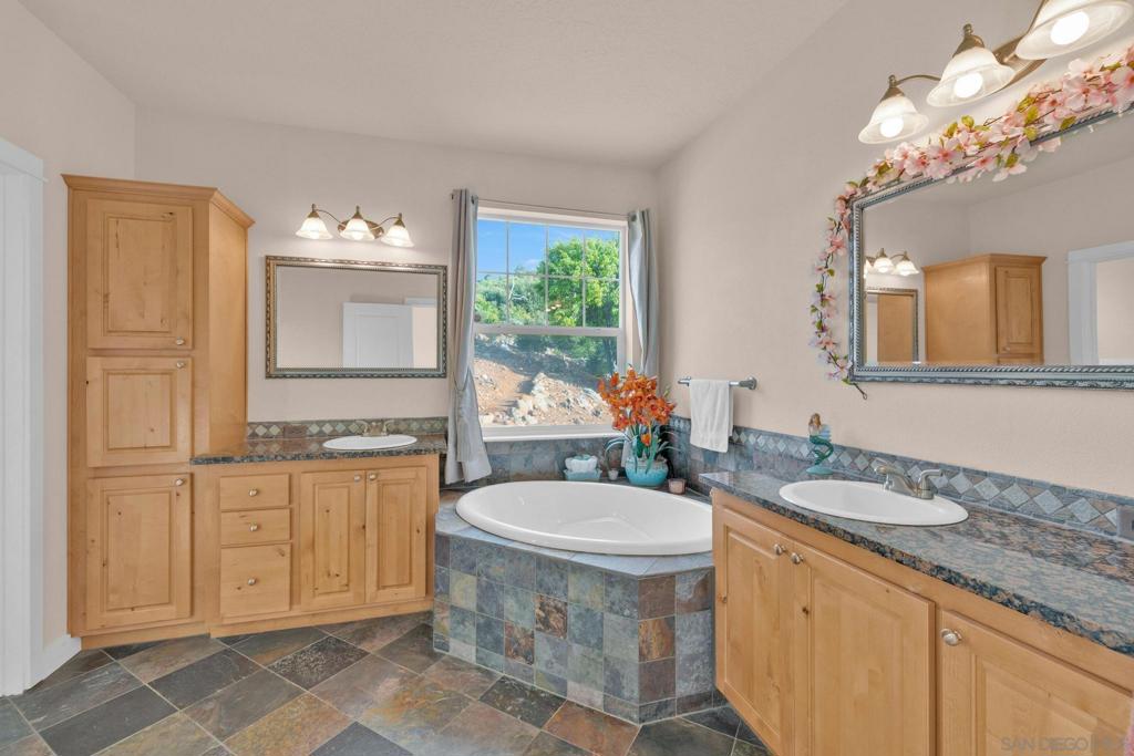 16913 Harrison Park Trl Property Photo 37