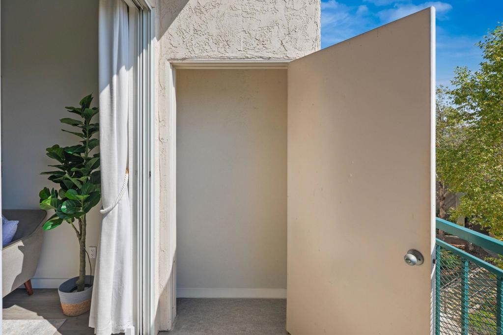 680 Camino De La Reina 2406 Property Photo 26