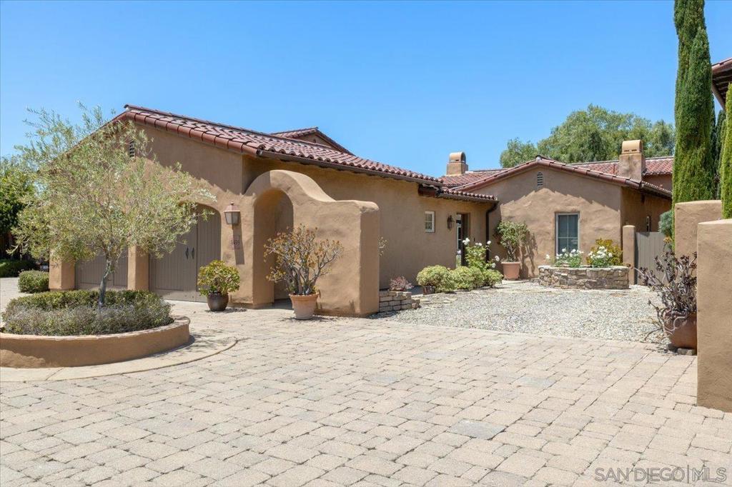 8459 Run Of The Knolls Property Photo 3