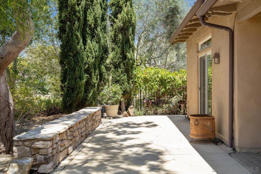 8459 Run Of The Knolls Property Photo 23