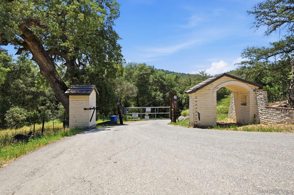 9474 Black Mountain Truck Trail Property Photo 41