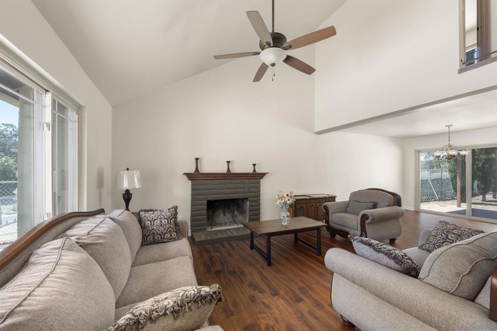 260012728SD Property Photo 4