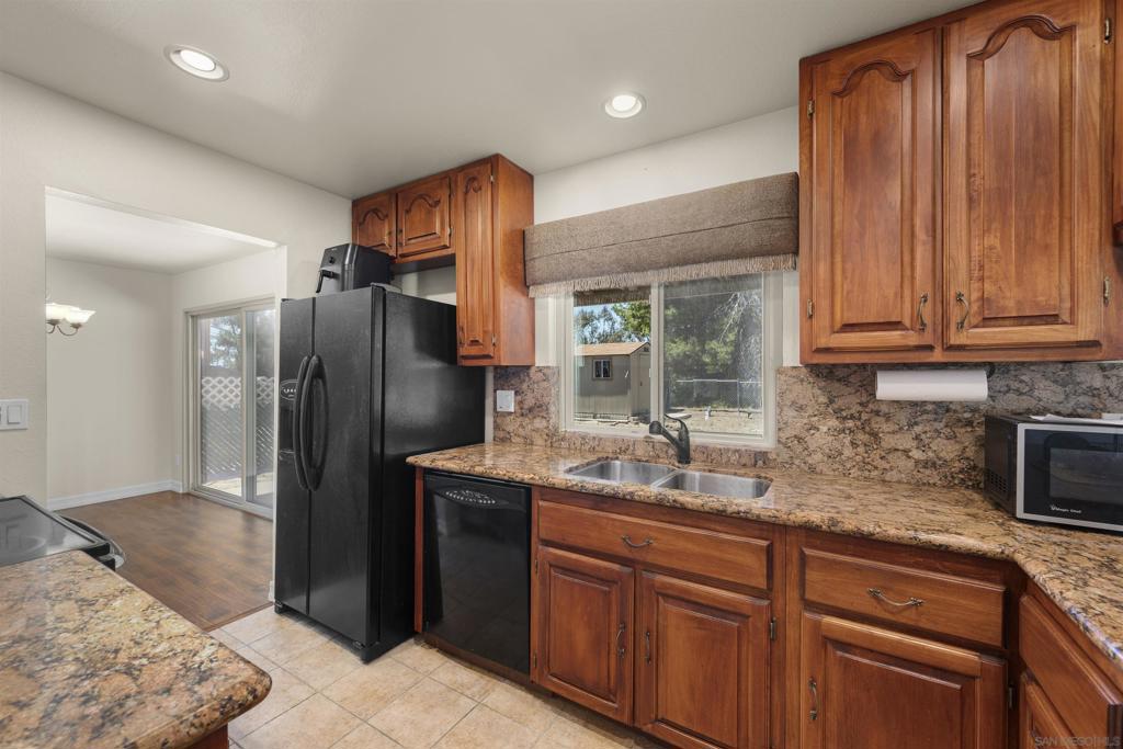 260012728SD Property Photo 13