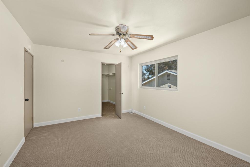 260012728SD Property Photo 18
