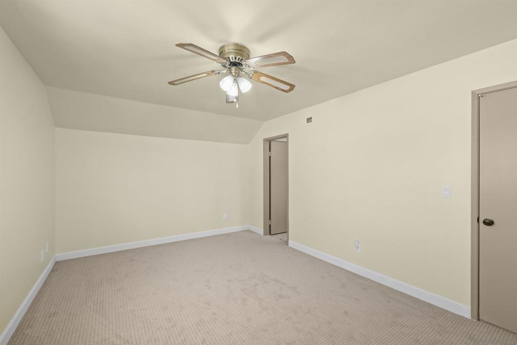 260012728SD Property Photo 19