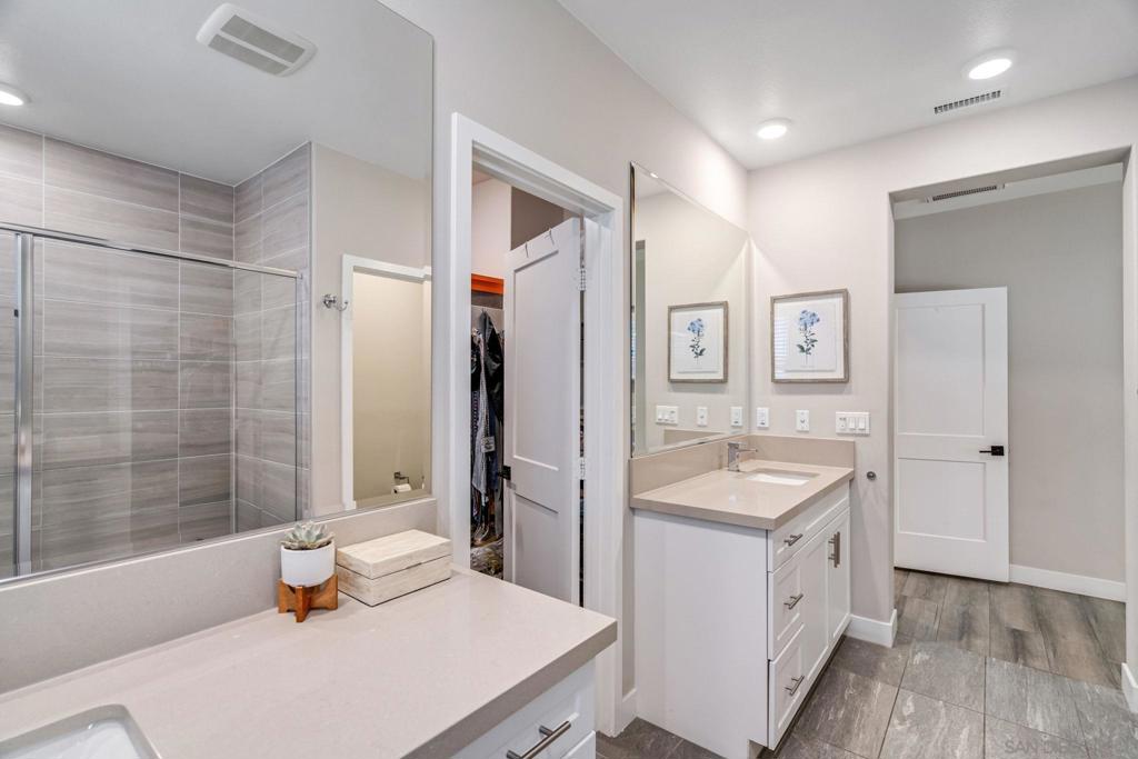 260012742SD Property Photo 16