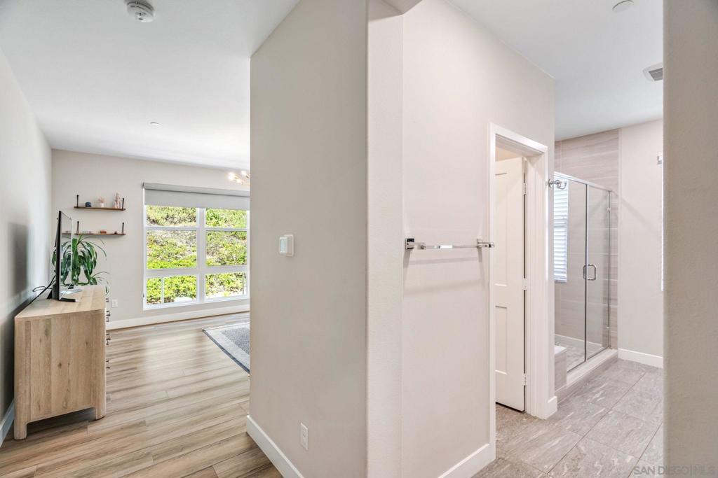 260012742SD Property Photo 18