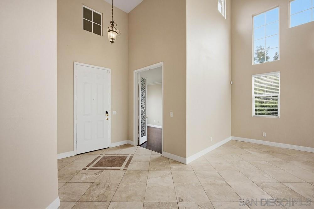 23531 Hobart Ct Property Photo 6