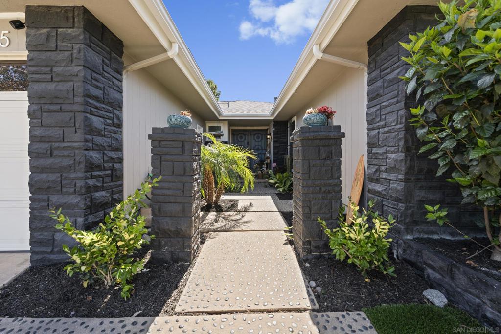 6465 Coral Lake Property Photo 8