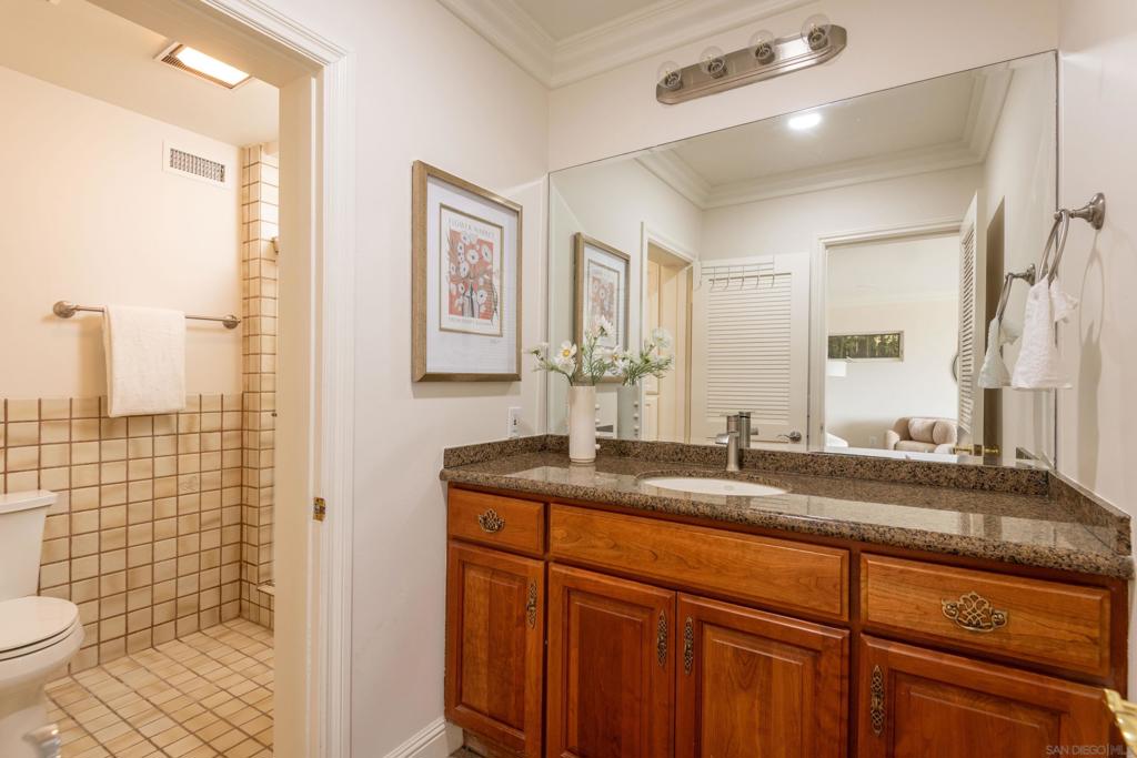 874 Harbor View W Property Photo 8