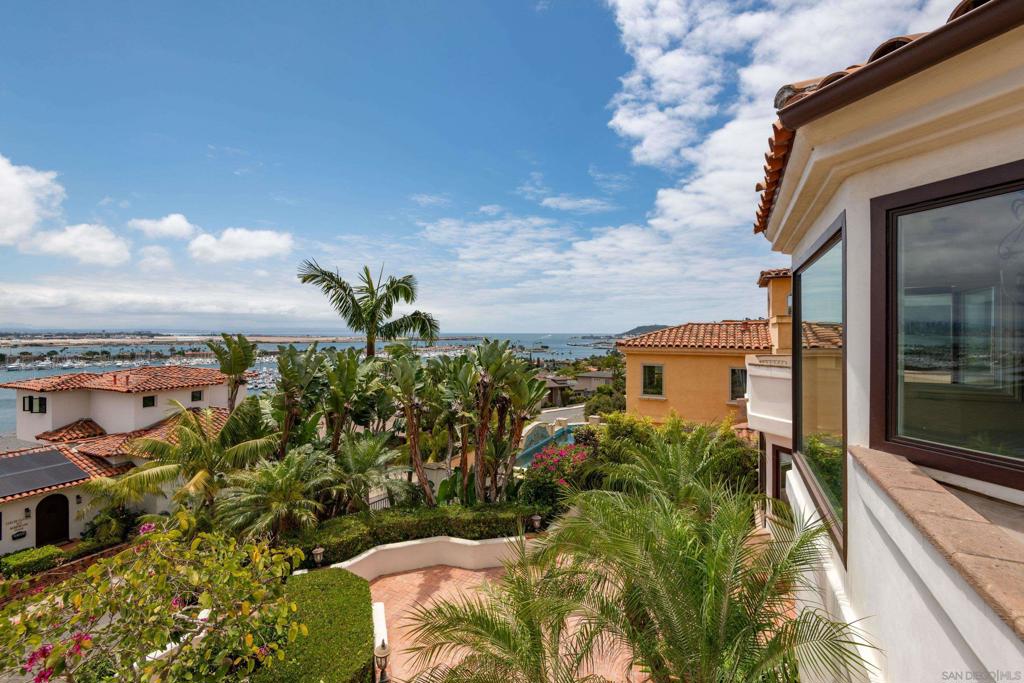 874 Harbor View W Property Photo 22