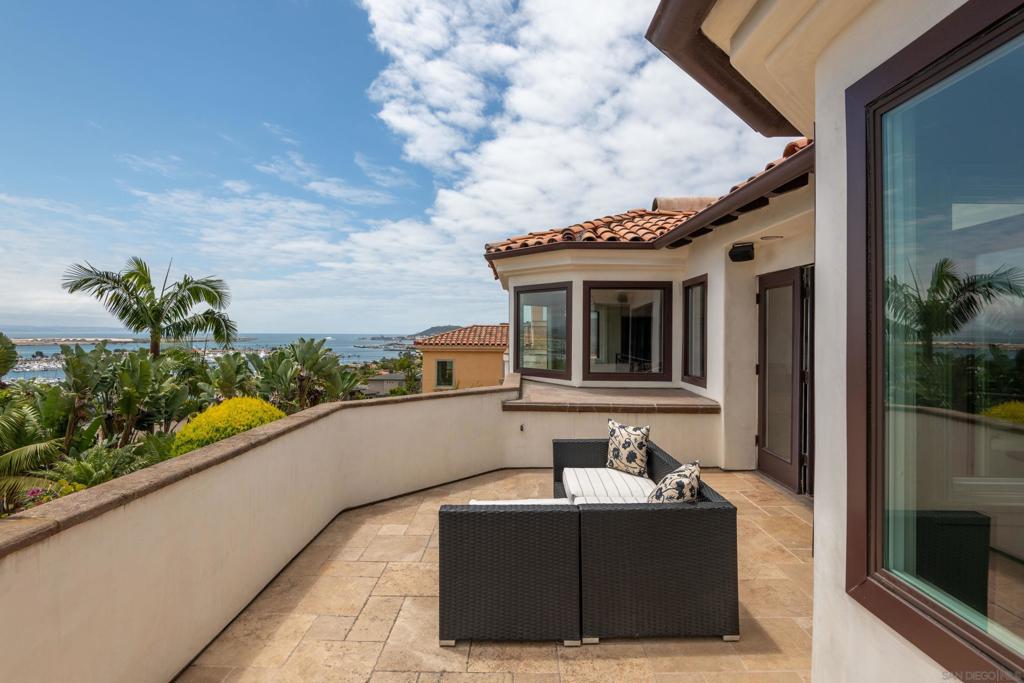 874 Harbor View W Property Photo 24