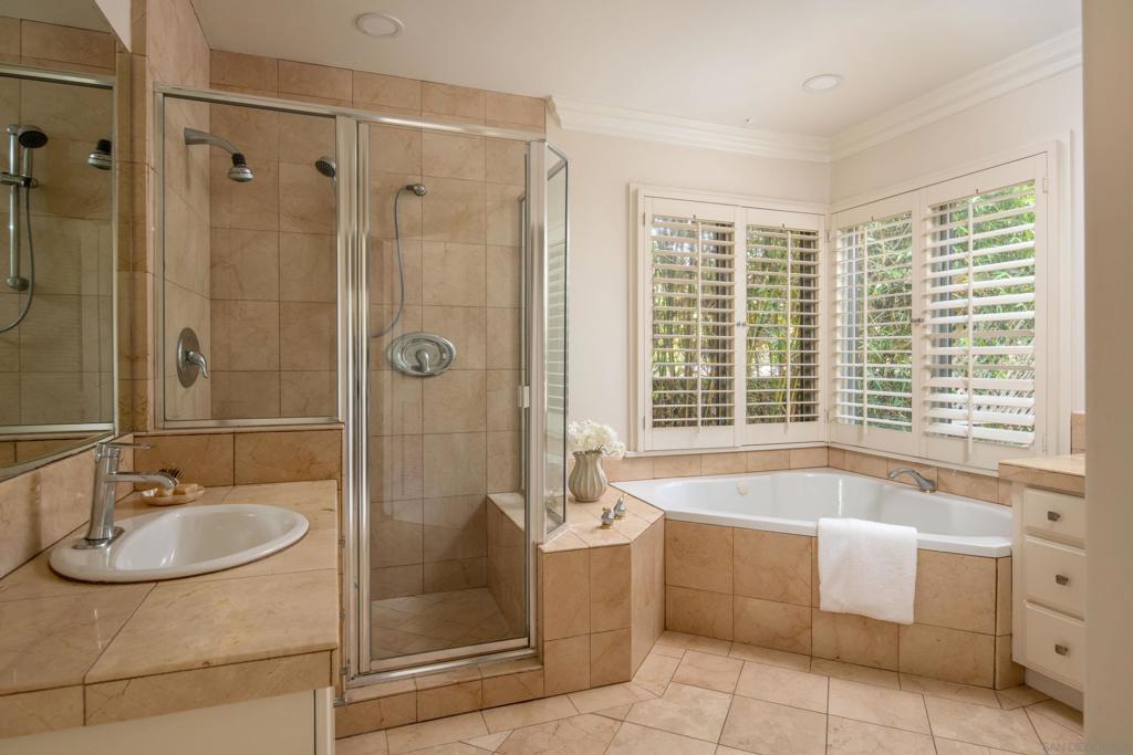 874 Harbor View W Property Photo 30