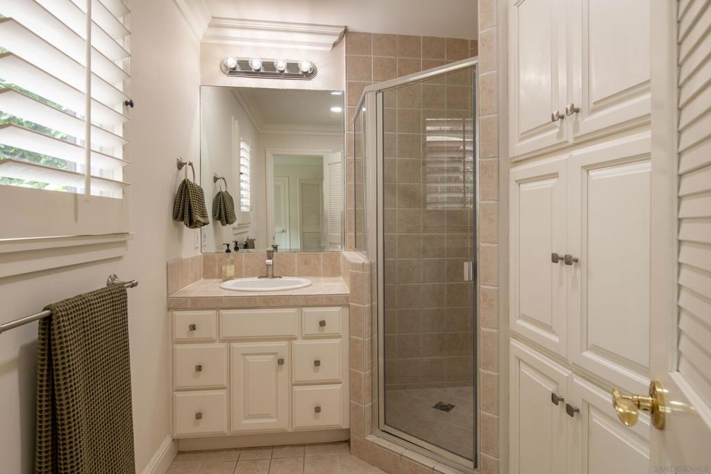 874 Harbor View W Property Photo 33