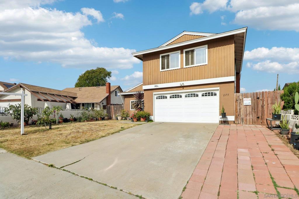 1571 Max Property Photo 3