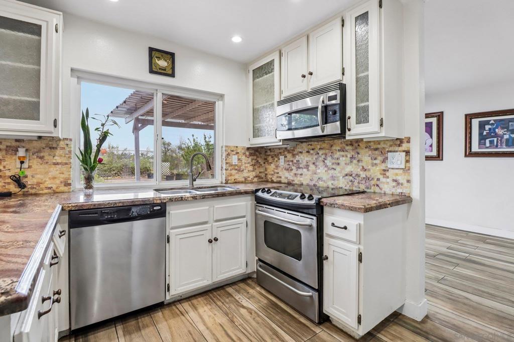 1571 Max Property Photo 22