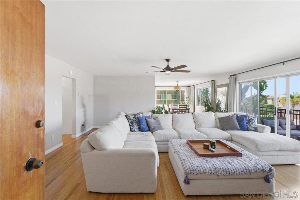 5367 La Jolla Unit 52 Property Photo 4