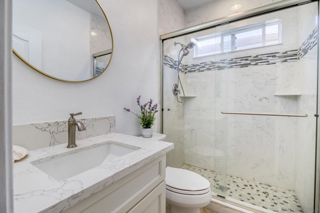2376 Shire Way Property Photo 10
