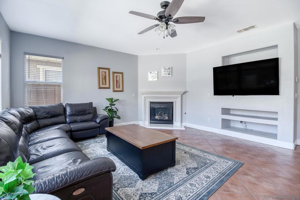 2376 Shire Way Property Photo 11