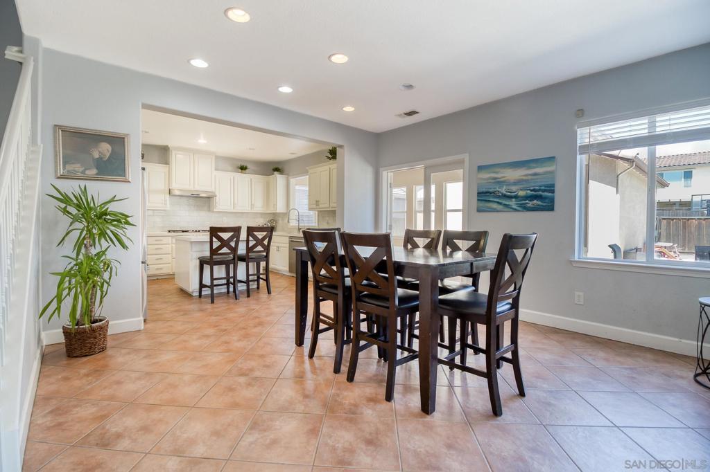 2376 Shire Way Property Photo 13