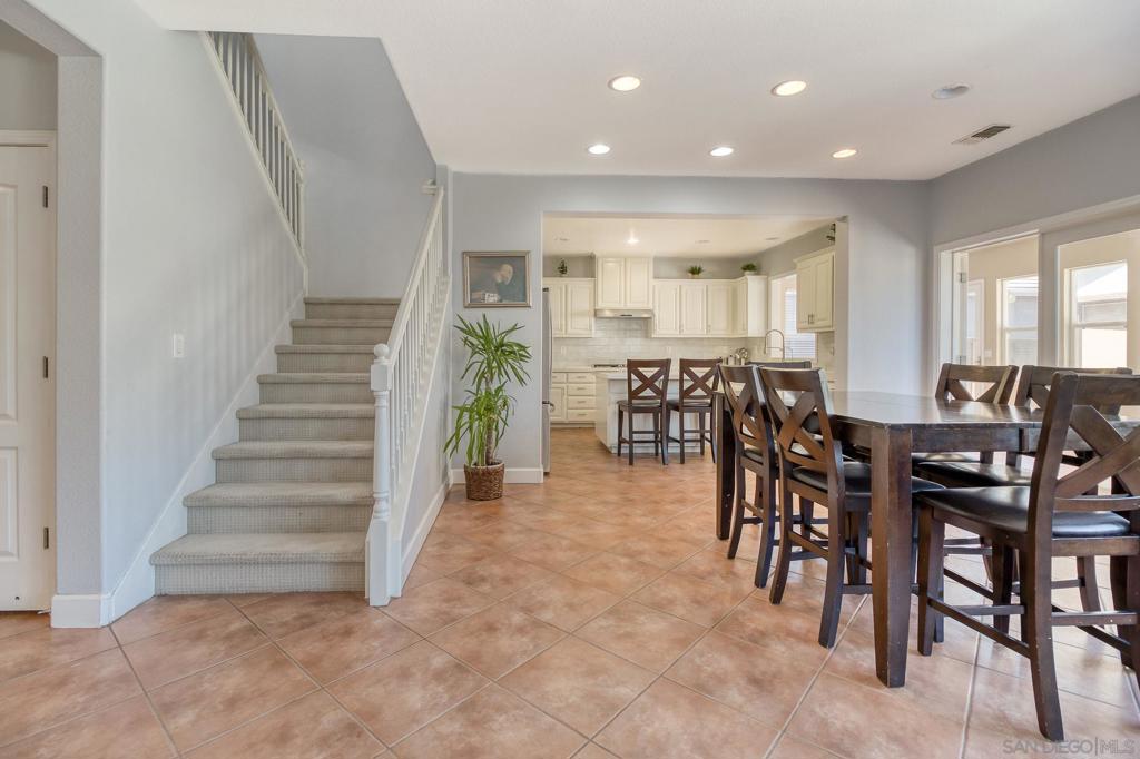 2376 Shire Way Property Photo 14